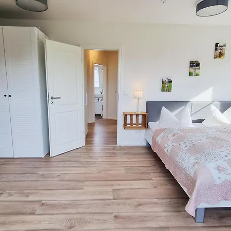 Ferienhaushaelfte Lieblingsplatz Prázdninový dům *