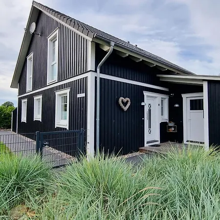 Ferienhaushaelfte Lieblingsplatz Prázdninový dům