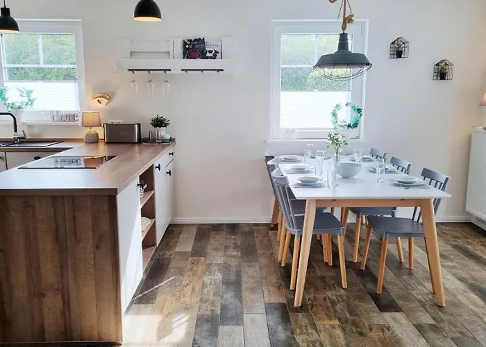 Ferienhaushaelfte Lieblingsplatz * Blekendorf